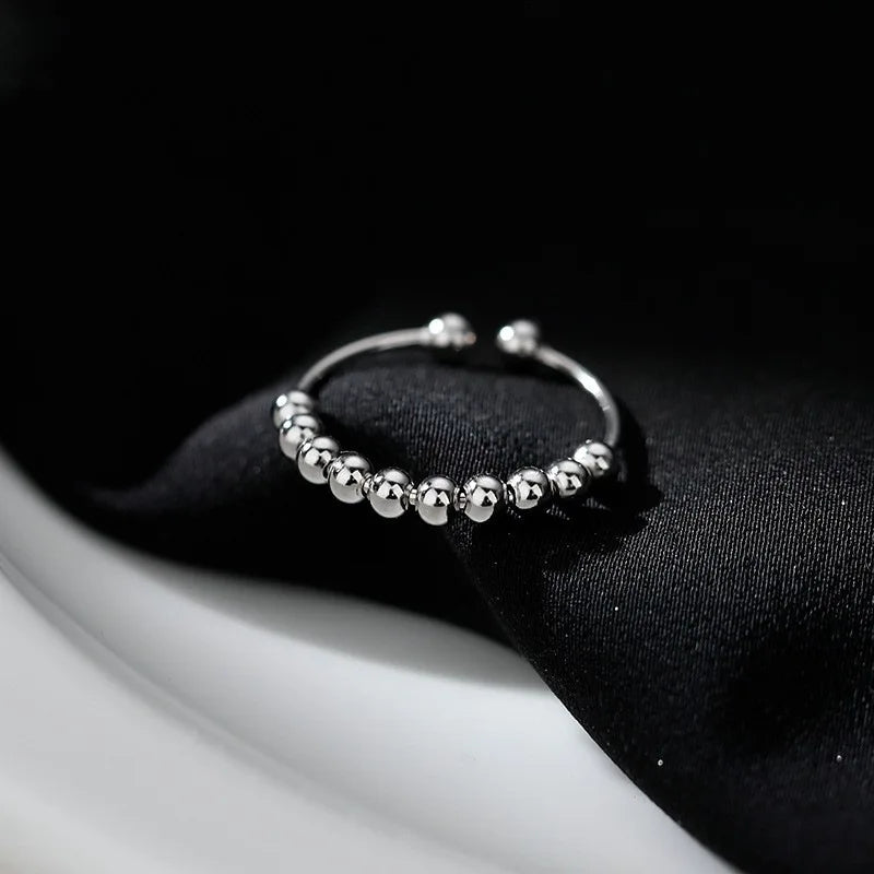Auralis Ring - Eleganz trifft Gelassenheit. AURAI-Ring
